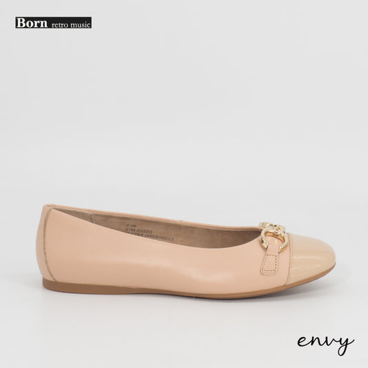 Born Close Shoes