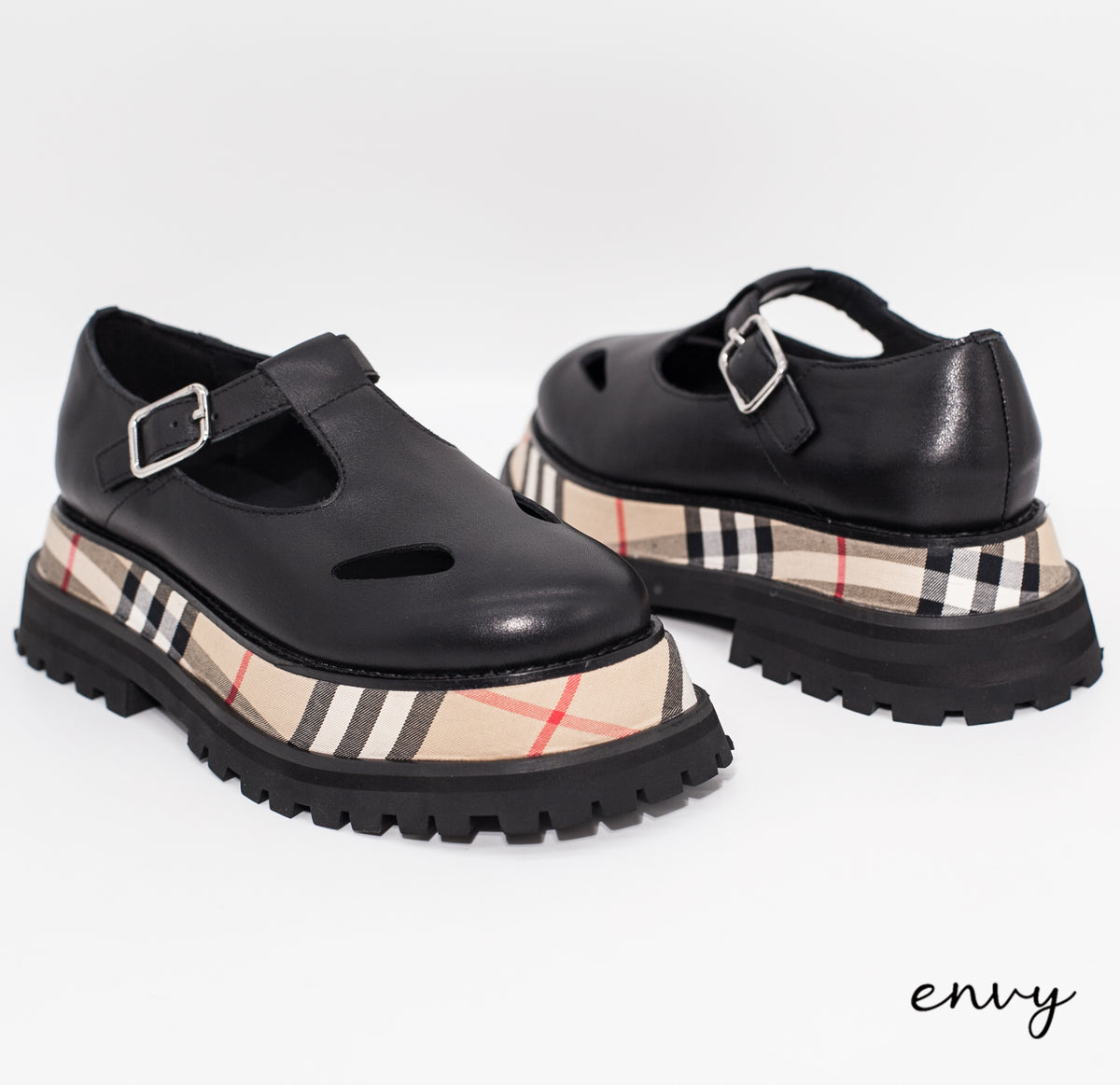 Burberry Close Shoes