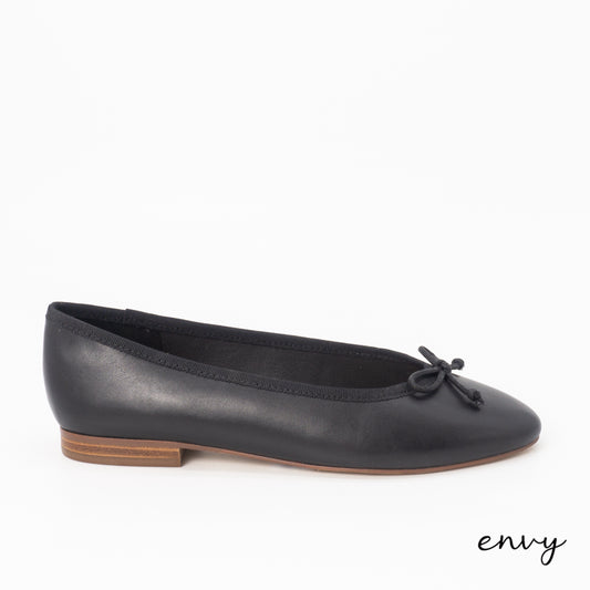 Wittner Close Shoes