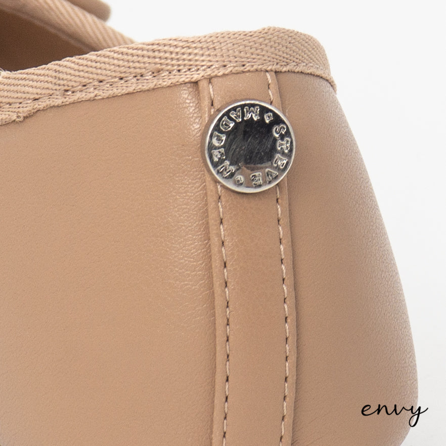 Steve Madden Close Shoes